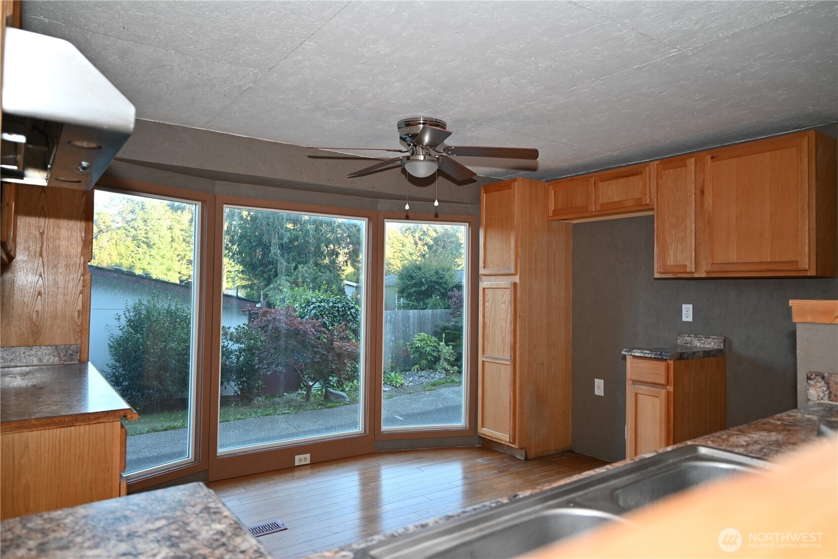 1438 Ne Steele Creek Drive 102 Property Photo 12