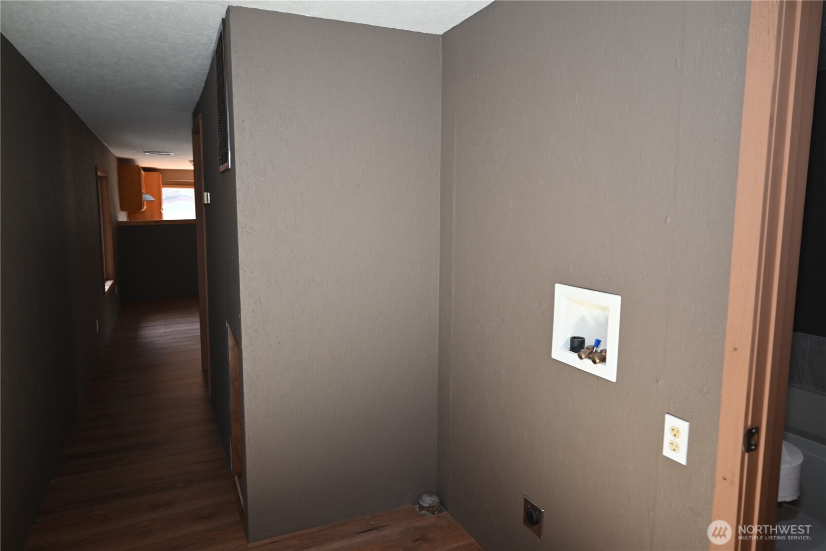 1438 Ne Steele Creek Drive 102 Property Photo 18