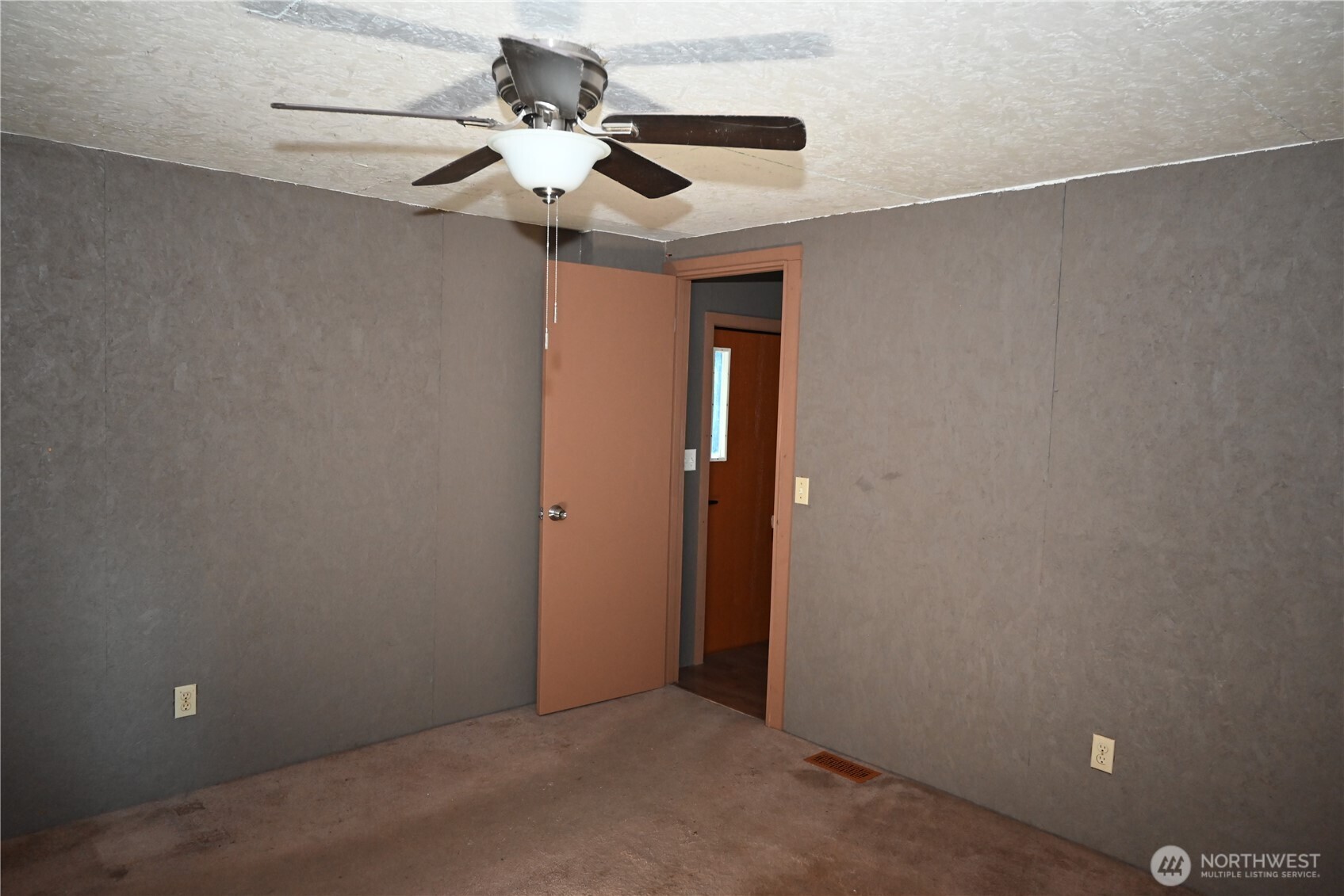 1438 Ne Steele Creek Drive 102 Property Photo 25