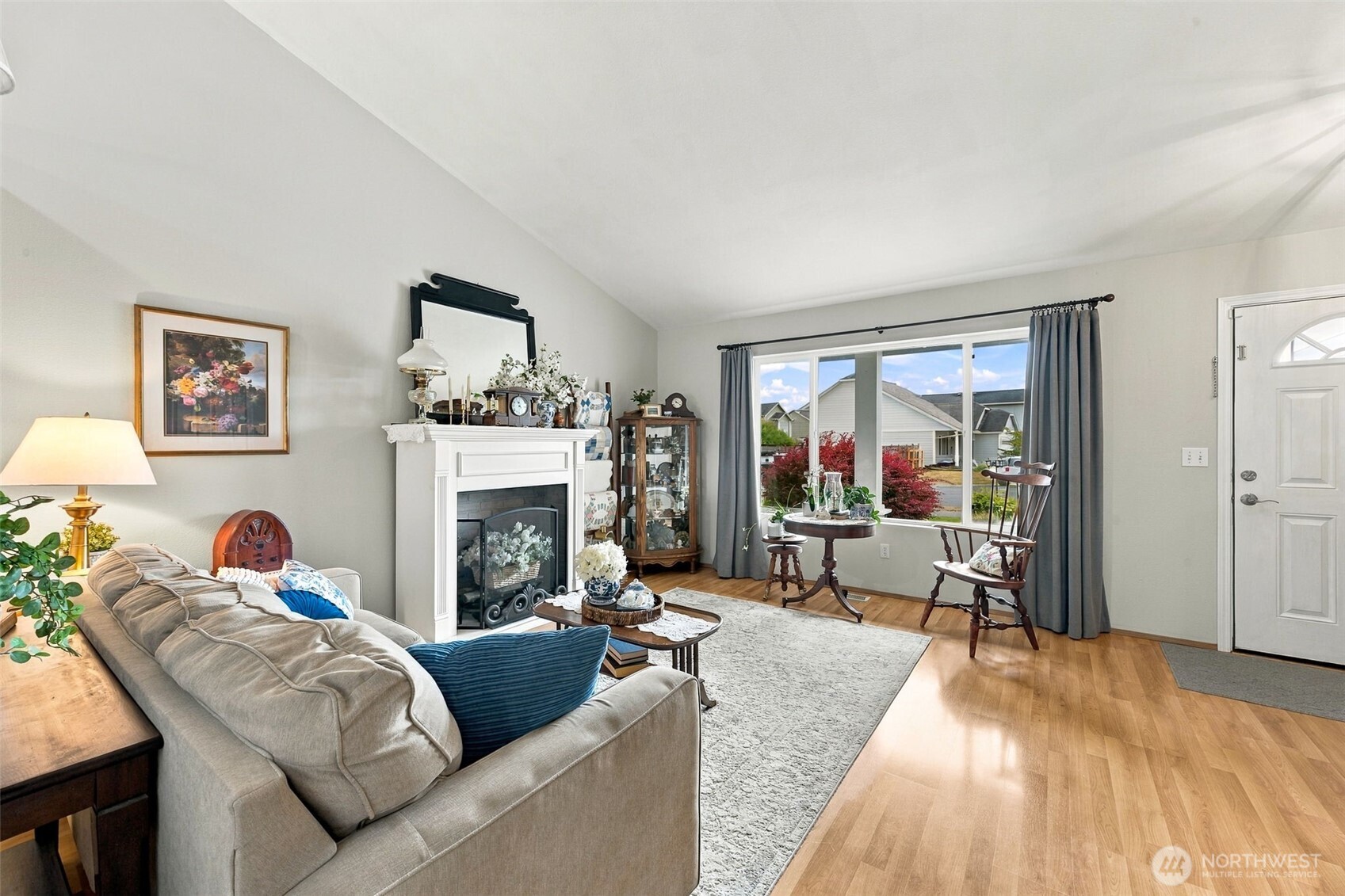 9819 Greenleaf Loop Property Photo 4