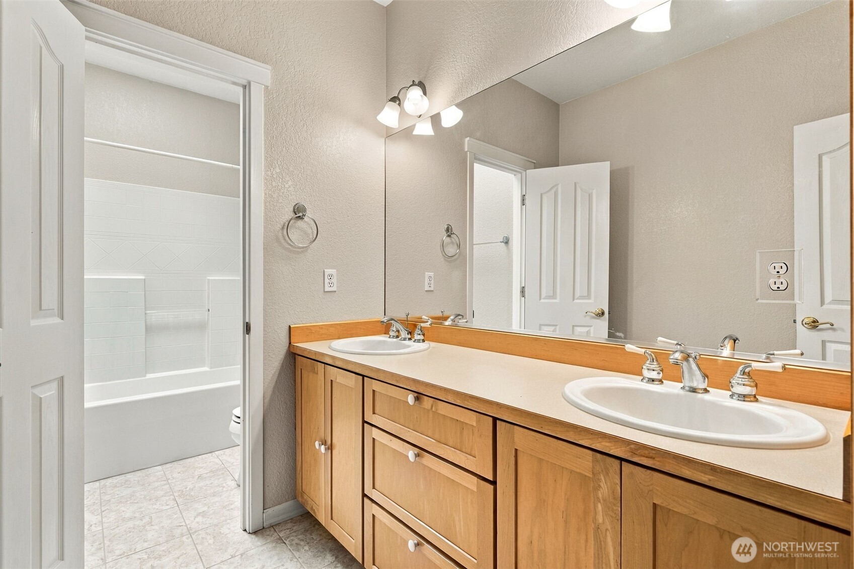 4204 Campus Green Drive Property Photo 18