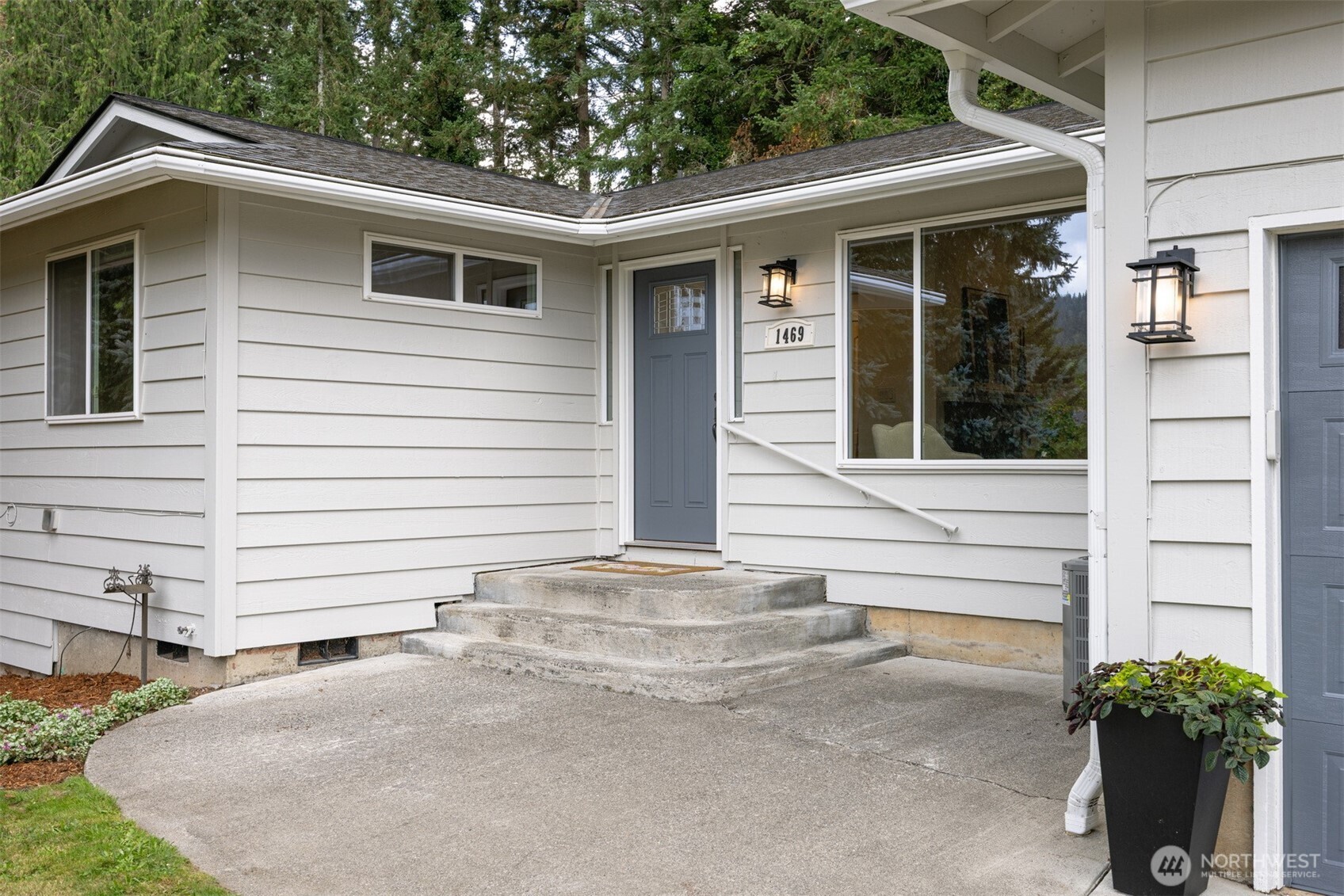 1469 Greenville Drive Property Photo 3