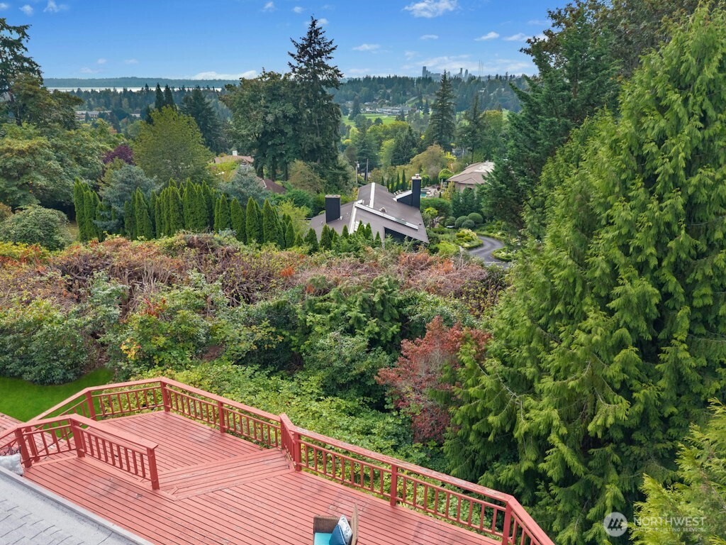 1909 89th Place Property Photo 3