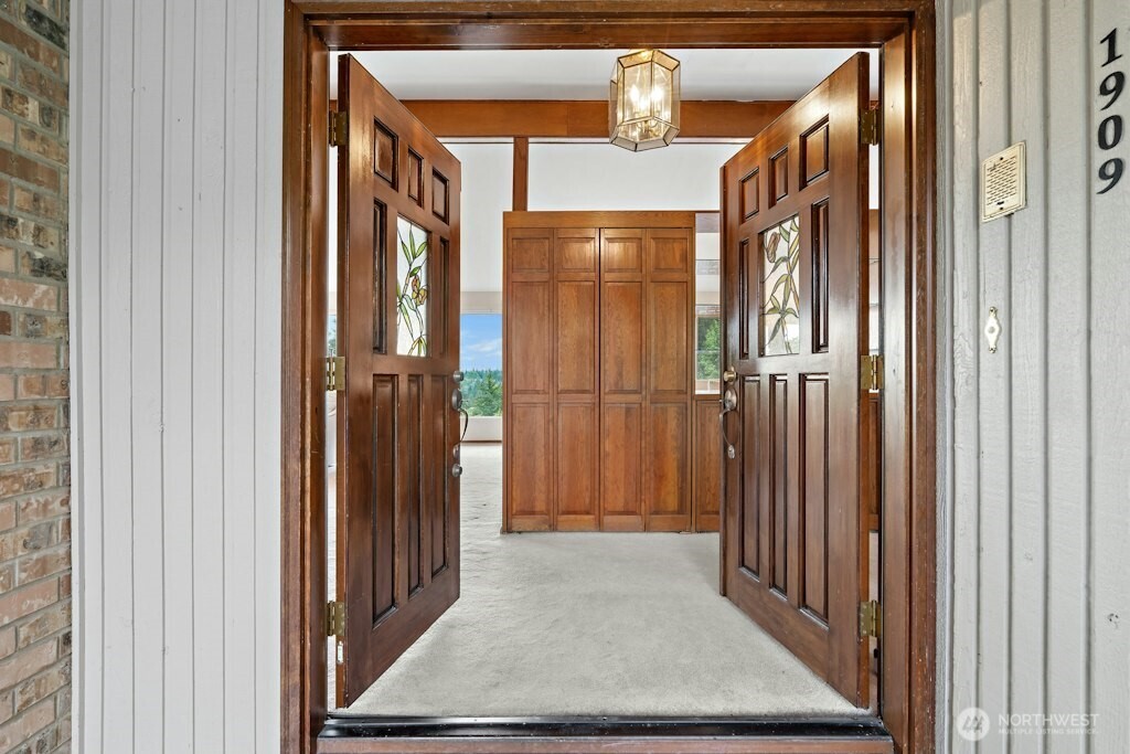 1909 89th Place Property Photo 8