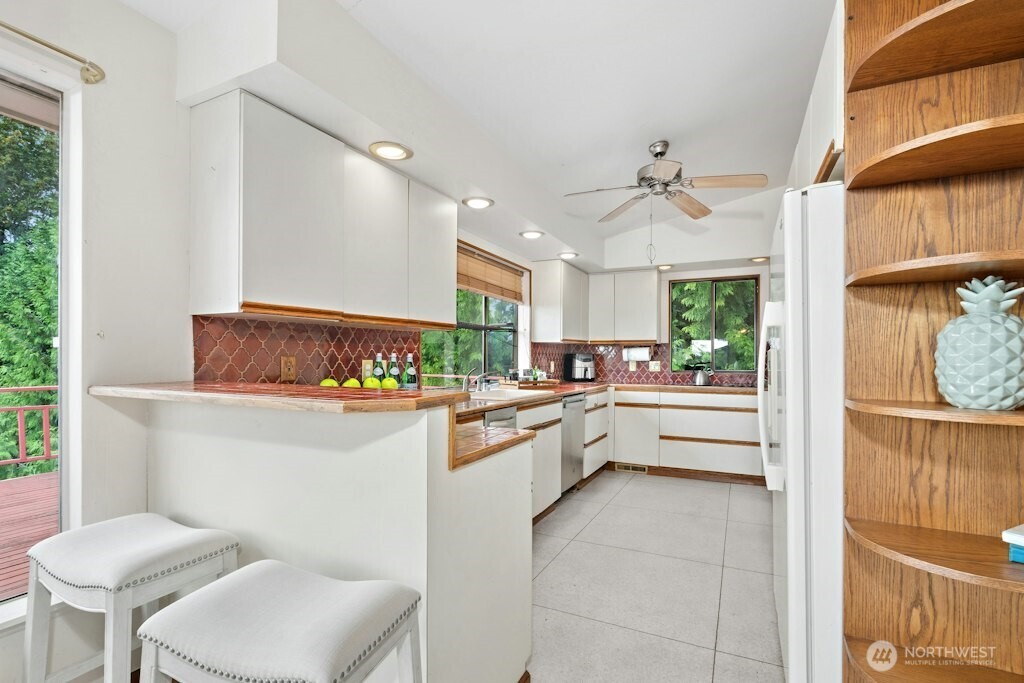 1909 89th Place Property Photo 15