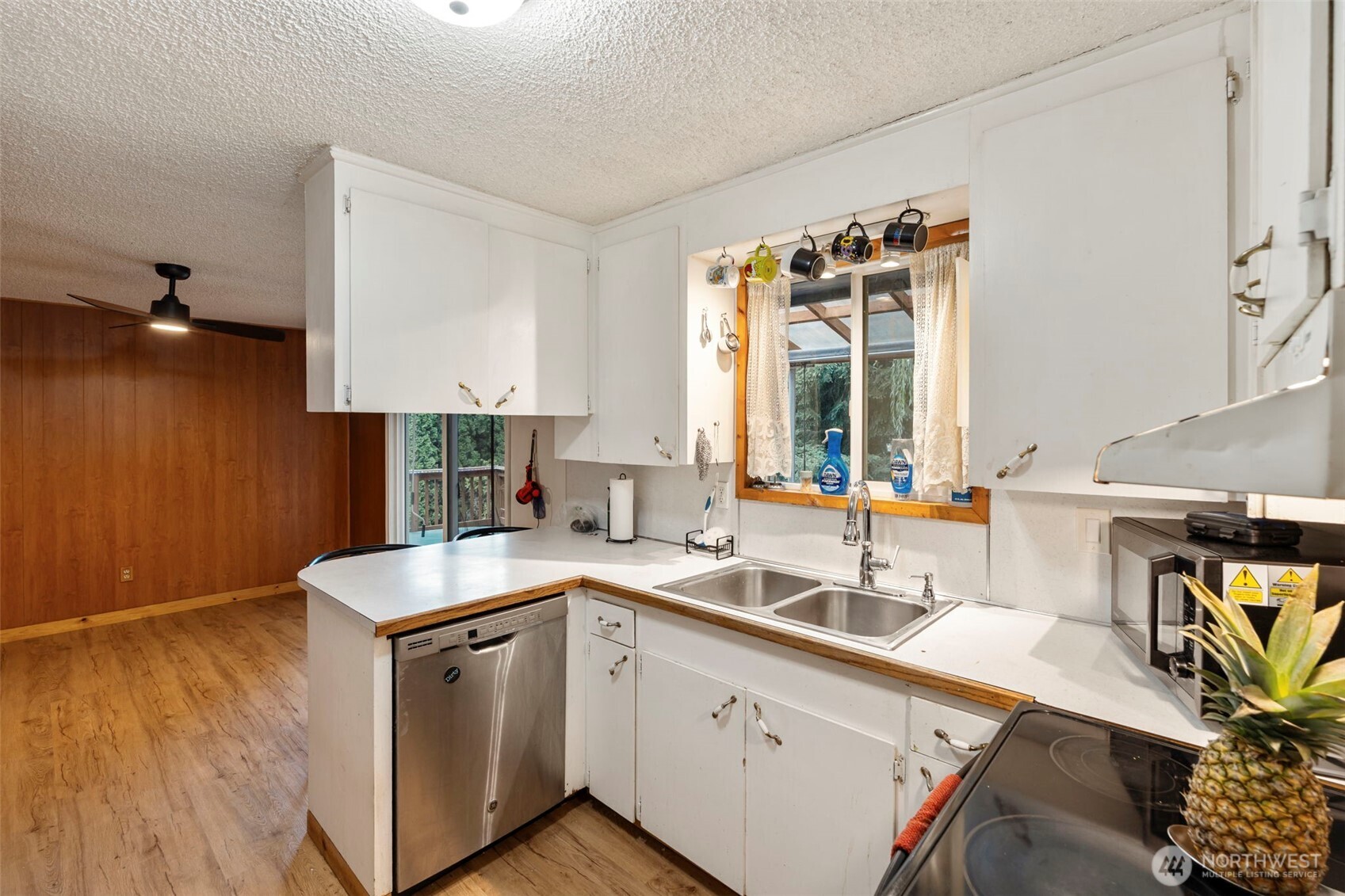 1003 E Street Property Photo 9