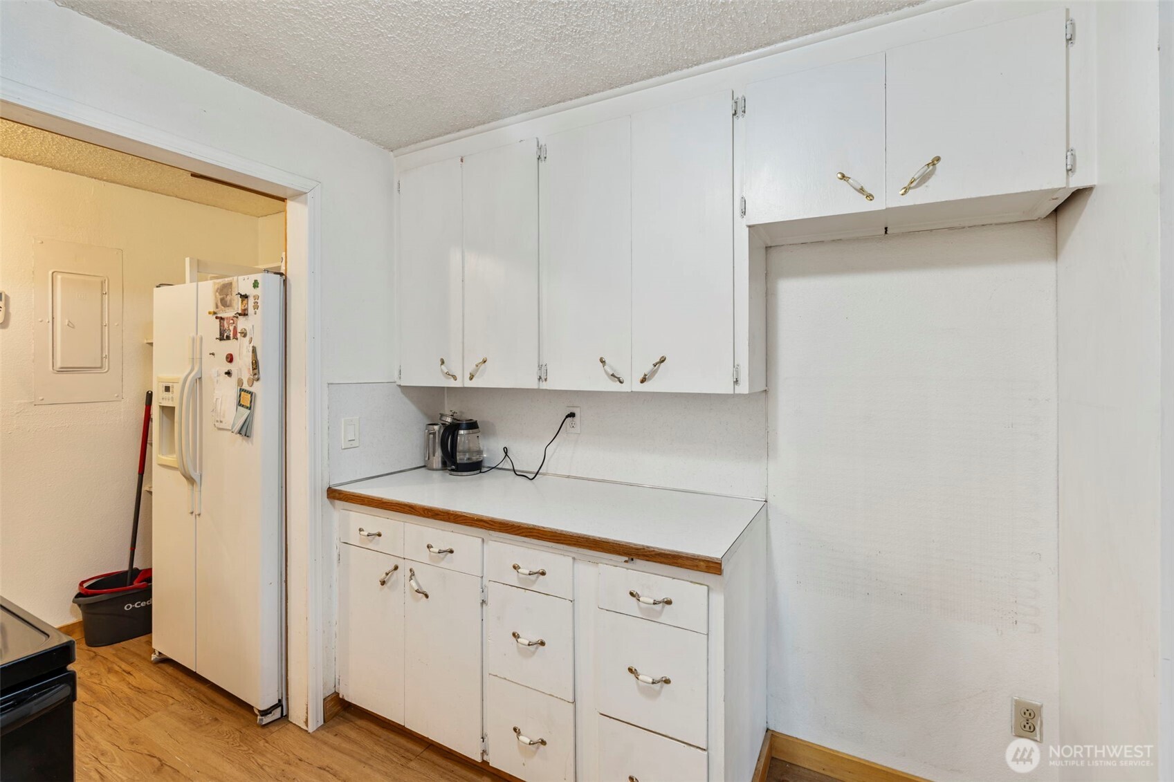 1003 E Street Property Photo 10