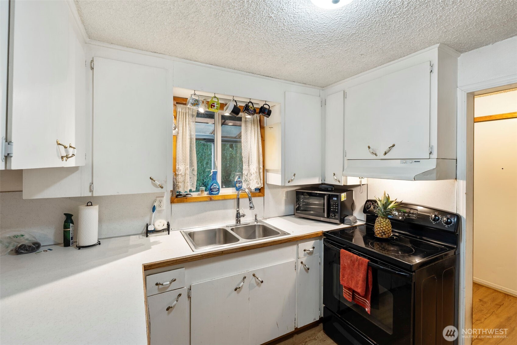 1003 E Street Property Photo 11