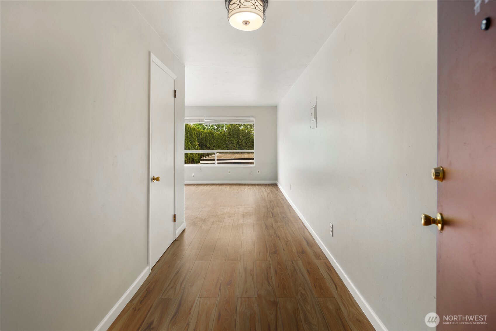 748 S Cloverdale Street 14 Property Photo 3