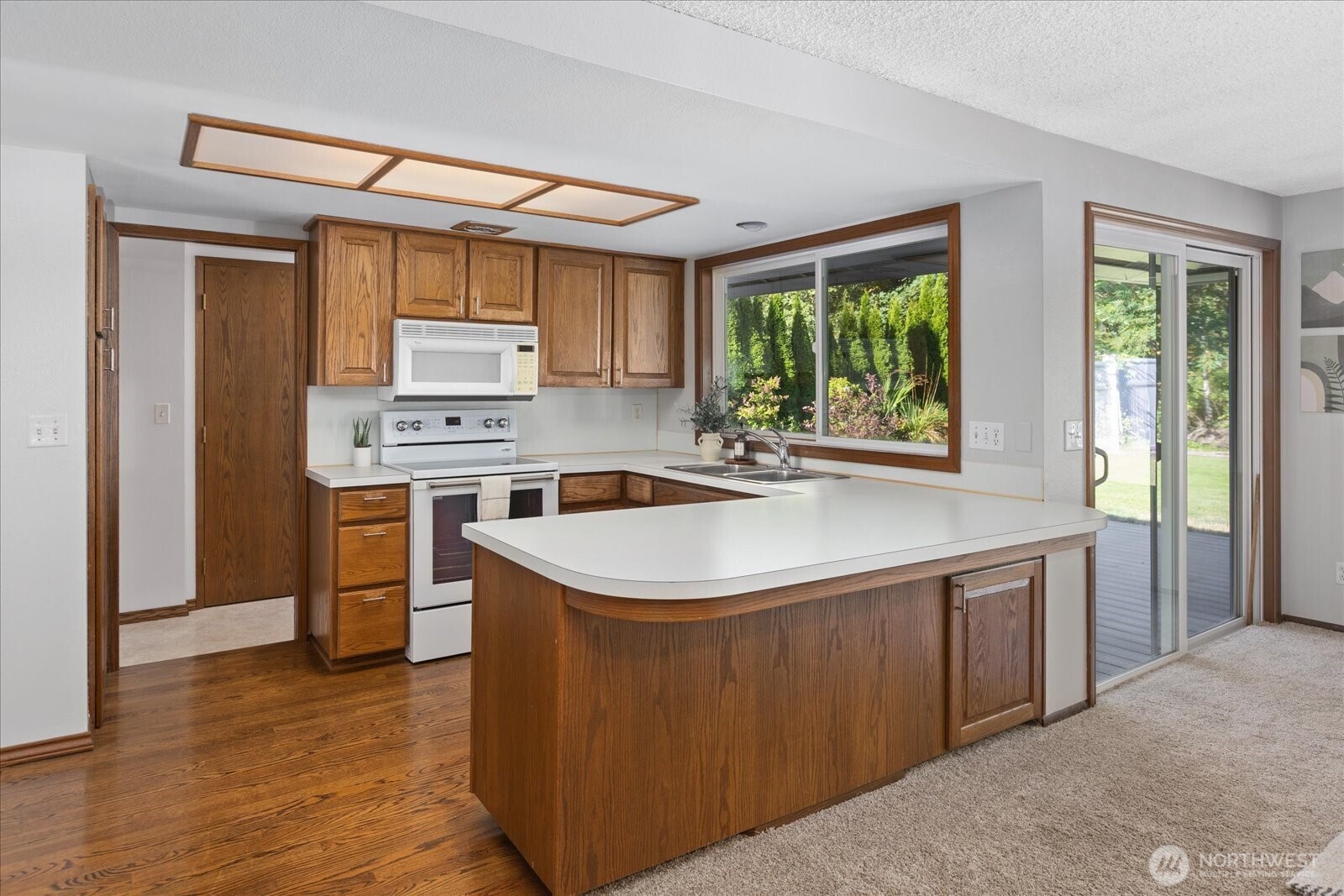628 Russell Road Property Photo 15