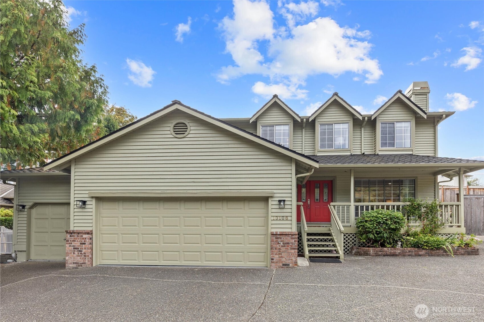 13106 Harbour Heights Drive Property Photo 3