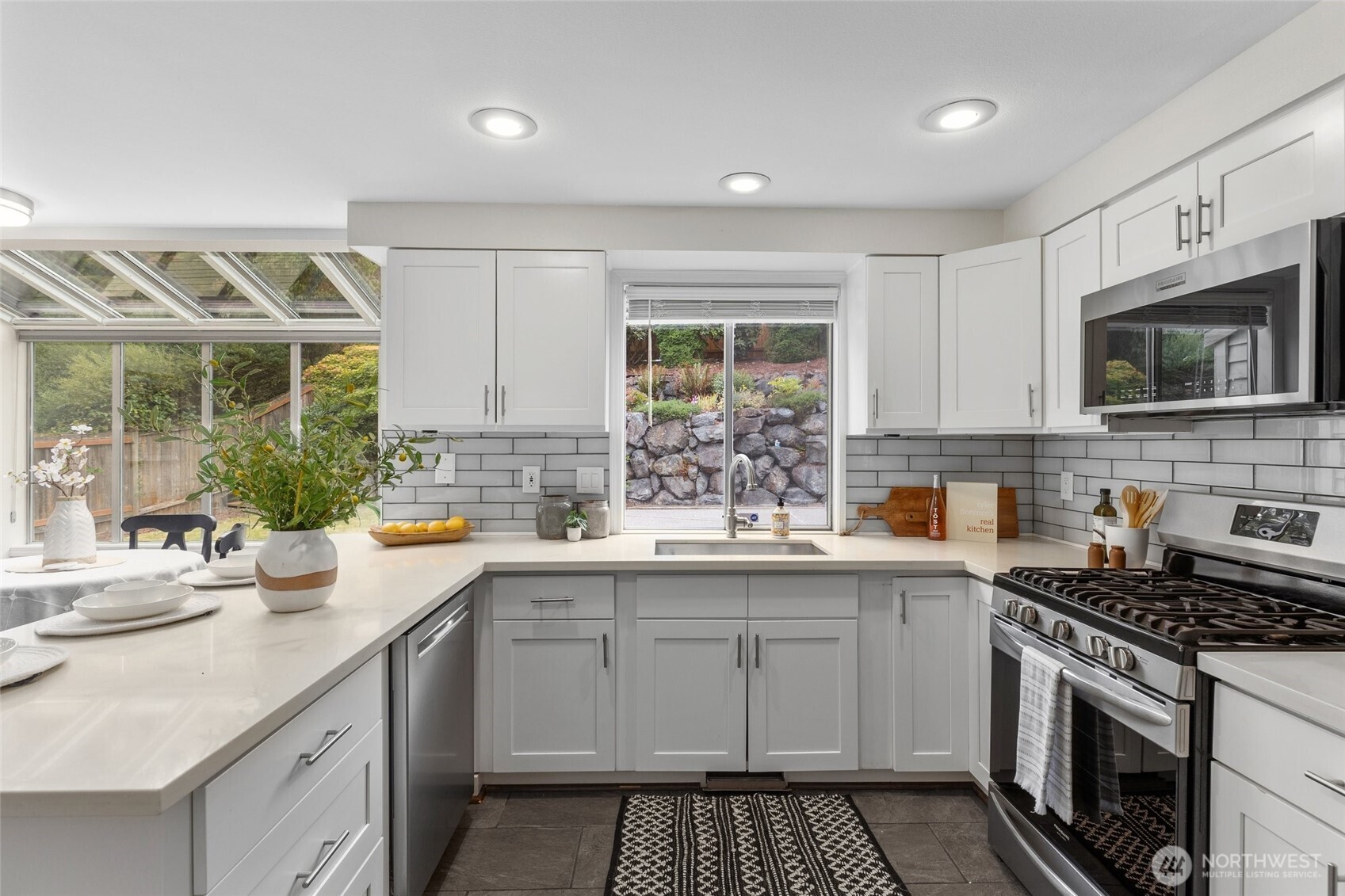 13106 Harbour Heights Drive Property Photo 11
