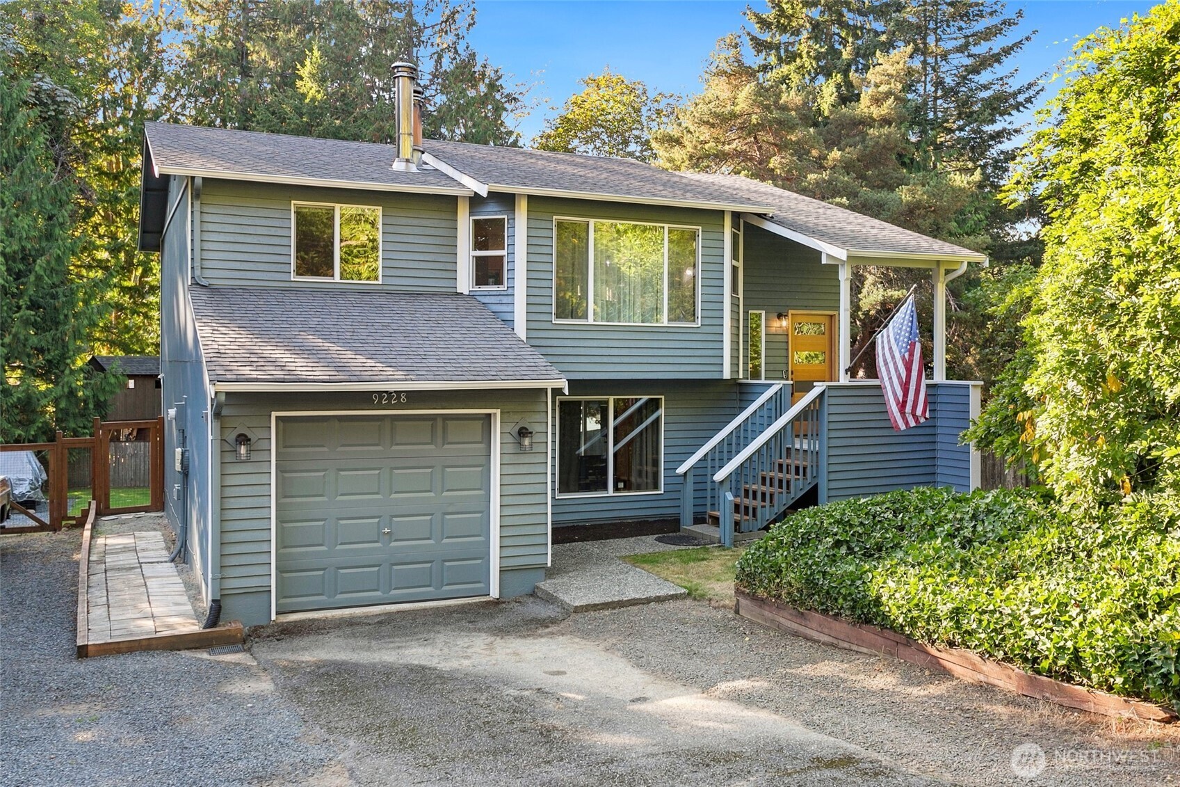 9228 49th Avenue Property Photo 1