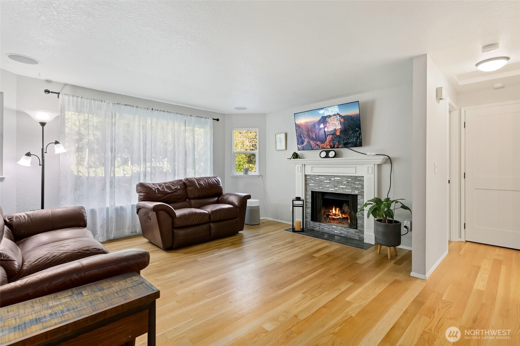 9228 49th Avenue Property Photo 3