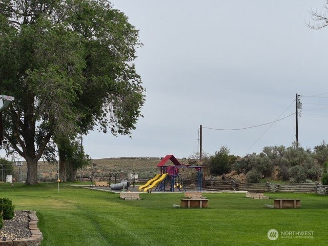 9124 Cornucopia Drive Property Photo 7