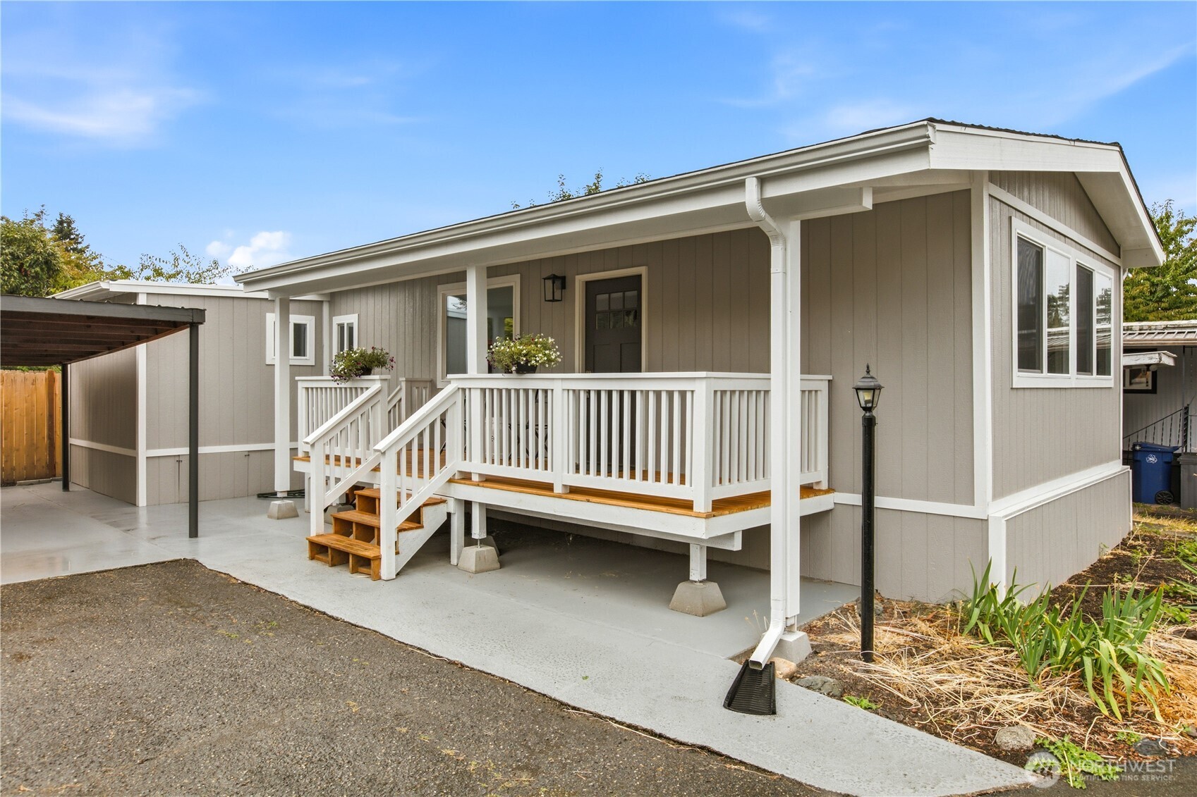 14322 Admiralty Way 31 Property Photo 2