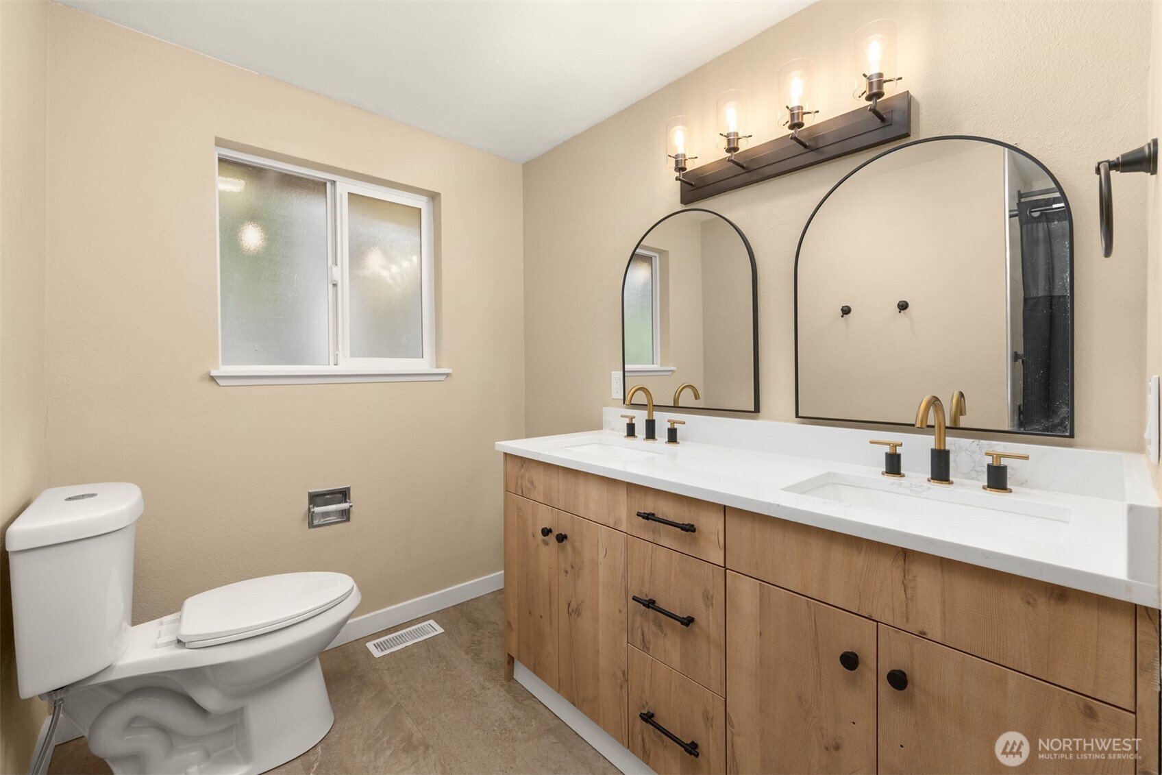212 143rd Street Property Photo 15