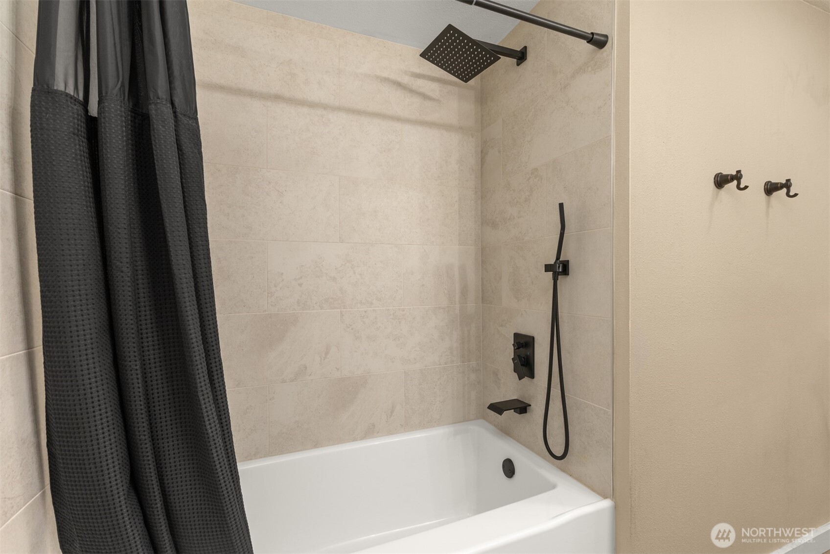 212 143rd Street Property Photo 16