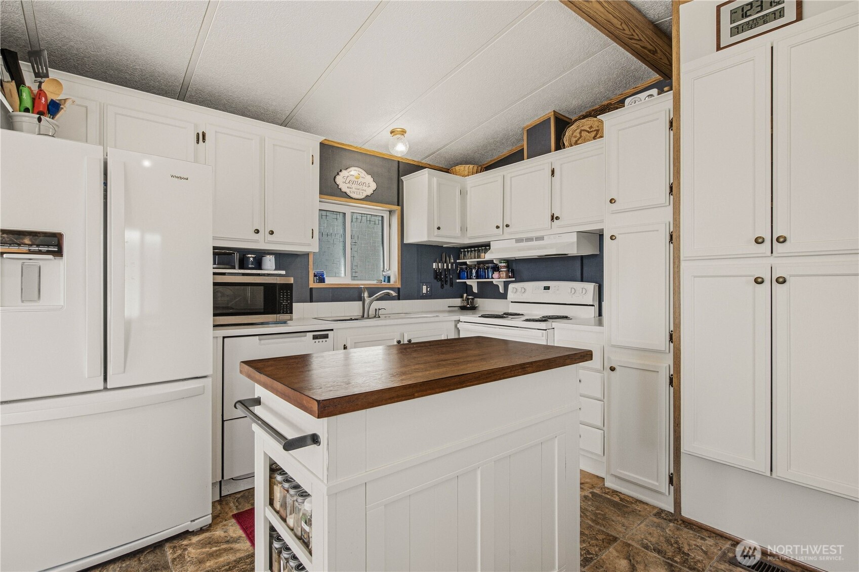 11155 S Lakeshore Rd 26b Property Photo 14