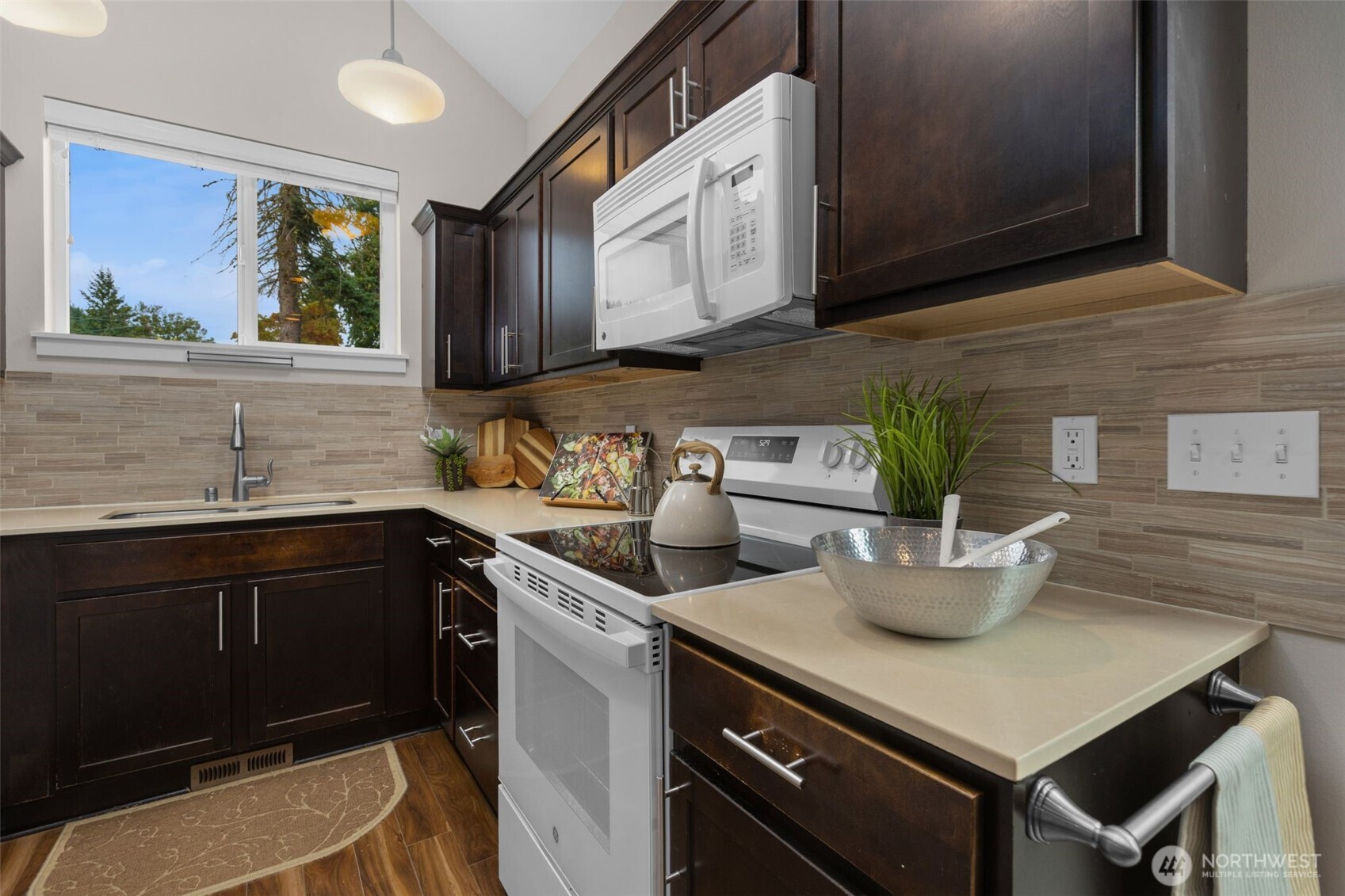 221 1st Place Property Photo 6