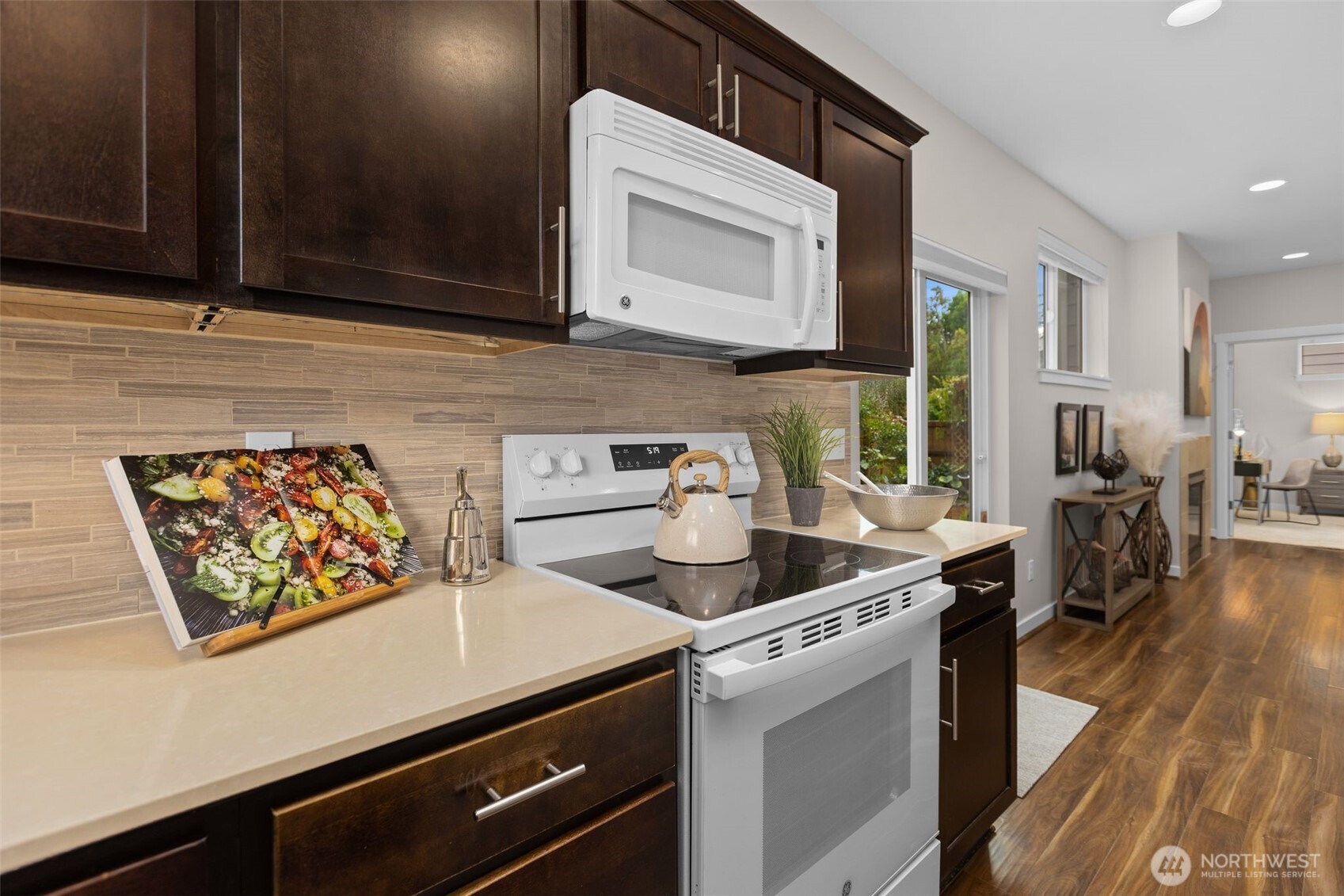 221 1st Place Property Photo 8
