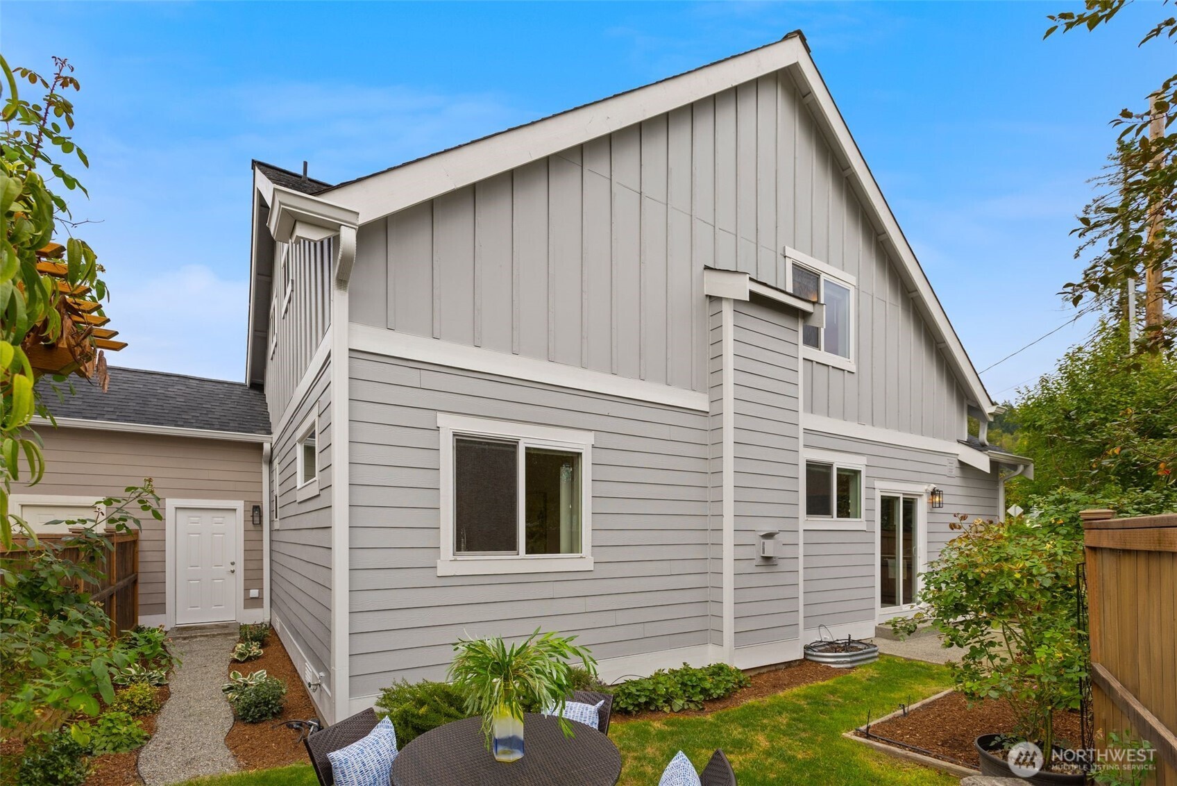 221 1st Place Property Photo 22