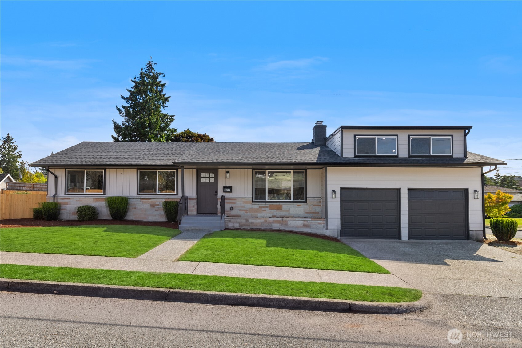 1712 S 76th Street Property Photo 2