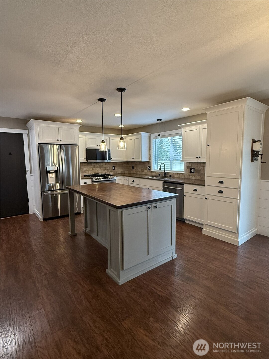 1115 Ash Street Property Photo 2