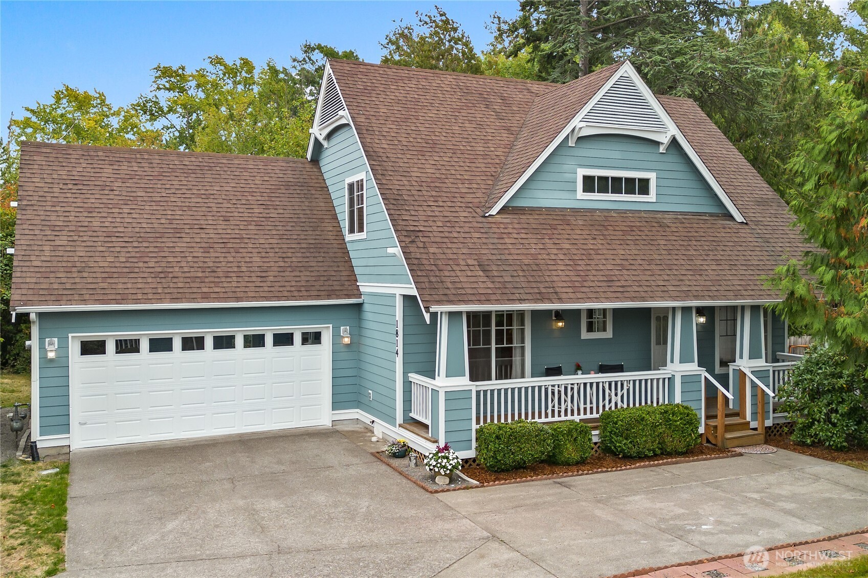 1814 Williamsburg Court Property Photo 1