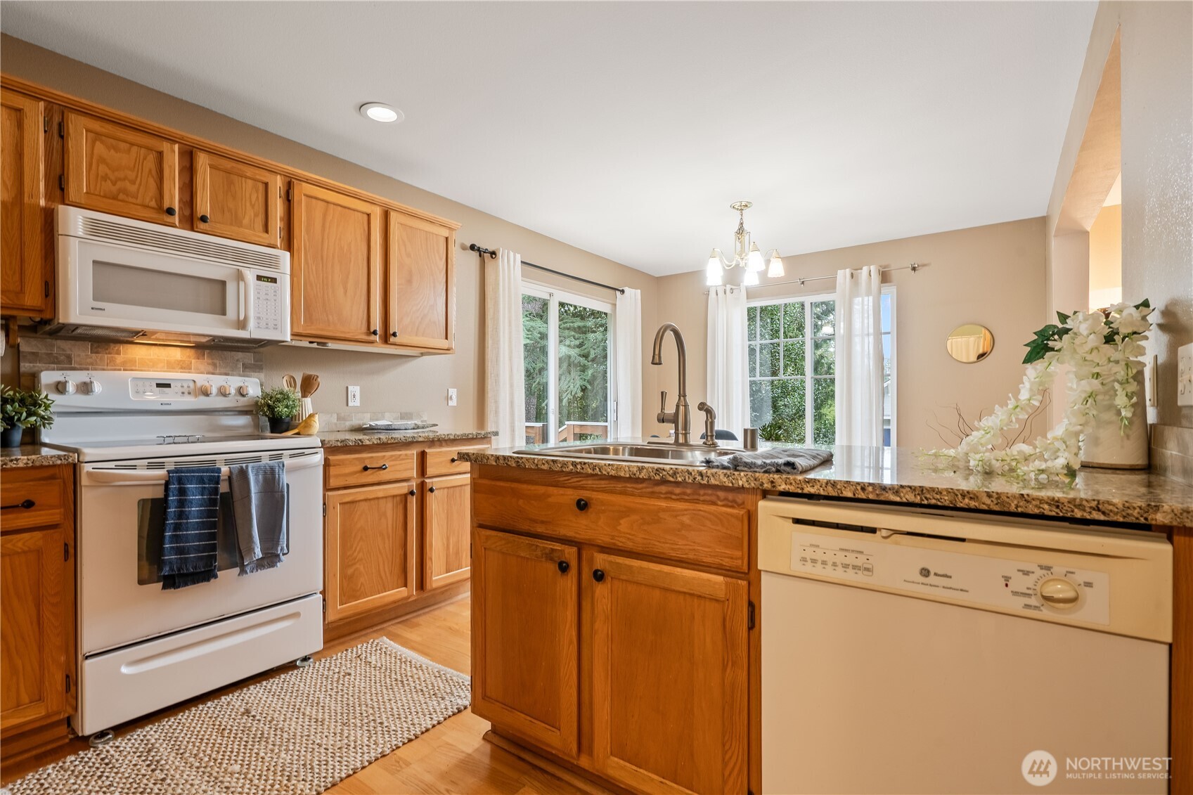 1814 Williamsburg Court Property Photo 11