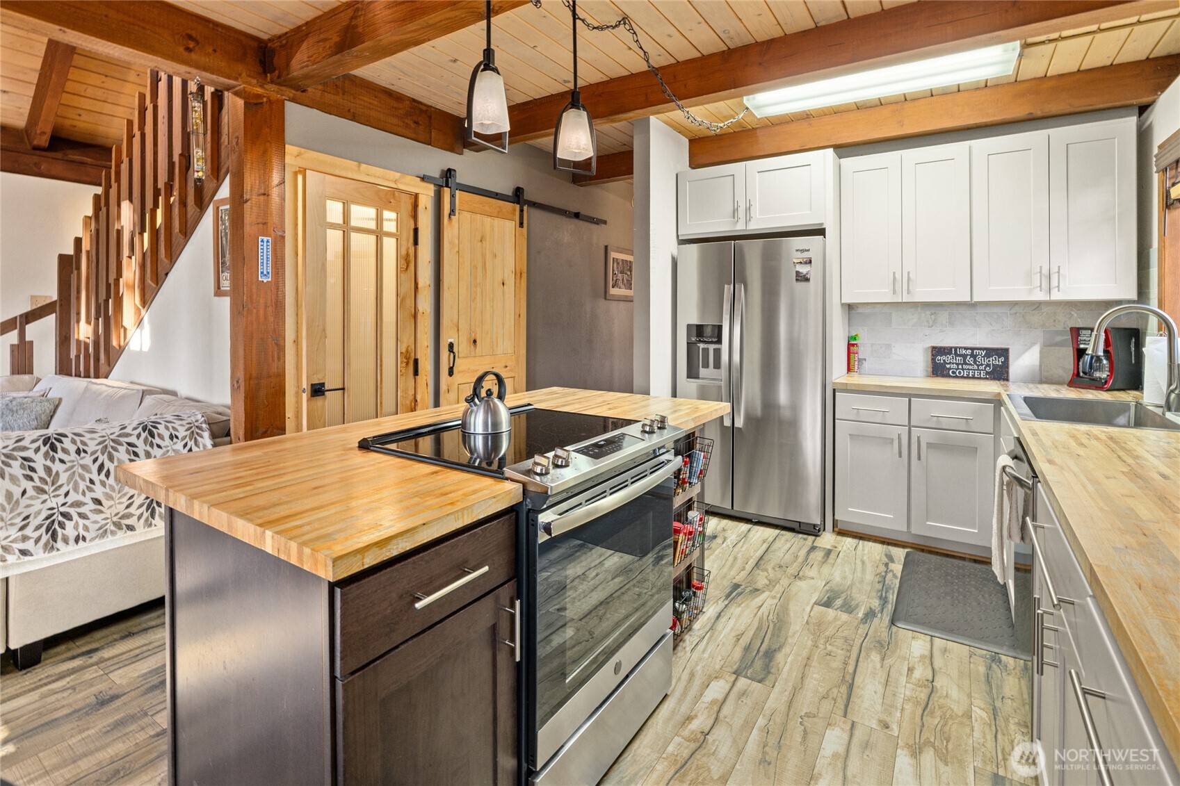190 Sandstone Drive Property Photo 8