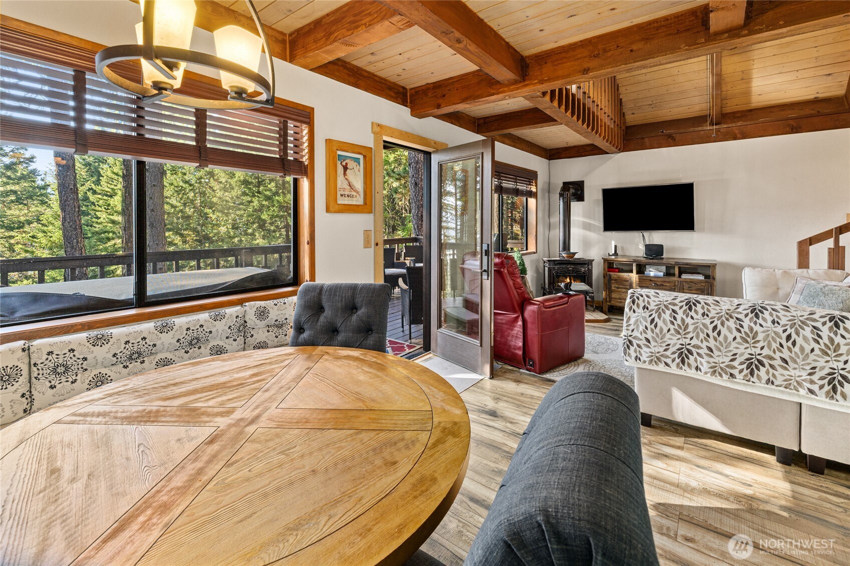 190 Sandstone Drive Property Photo 12