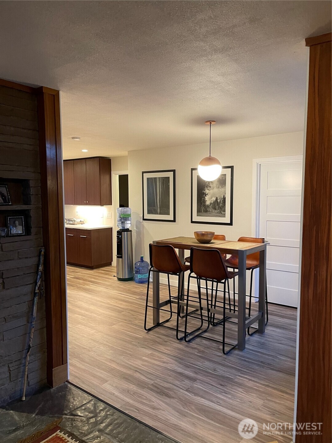 614 N Crestview Drive Property Photo 4