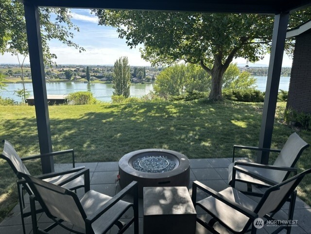 614 N Crestview Drive Property Photo 10