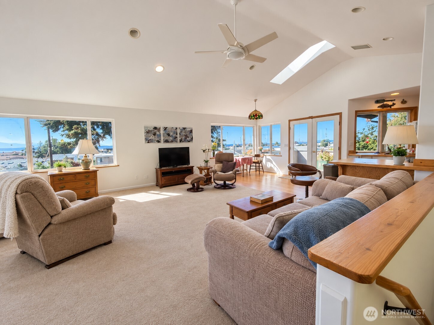 3659 Shorewood Avenue Property Photo 2