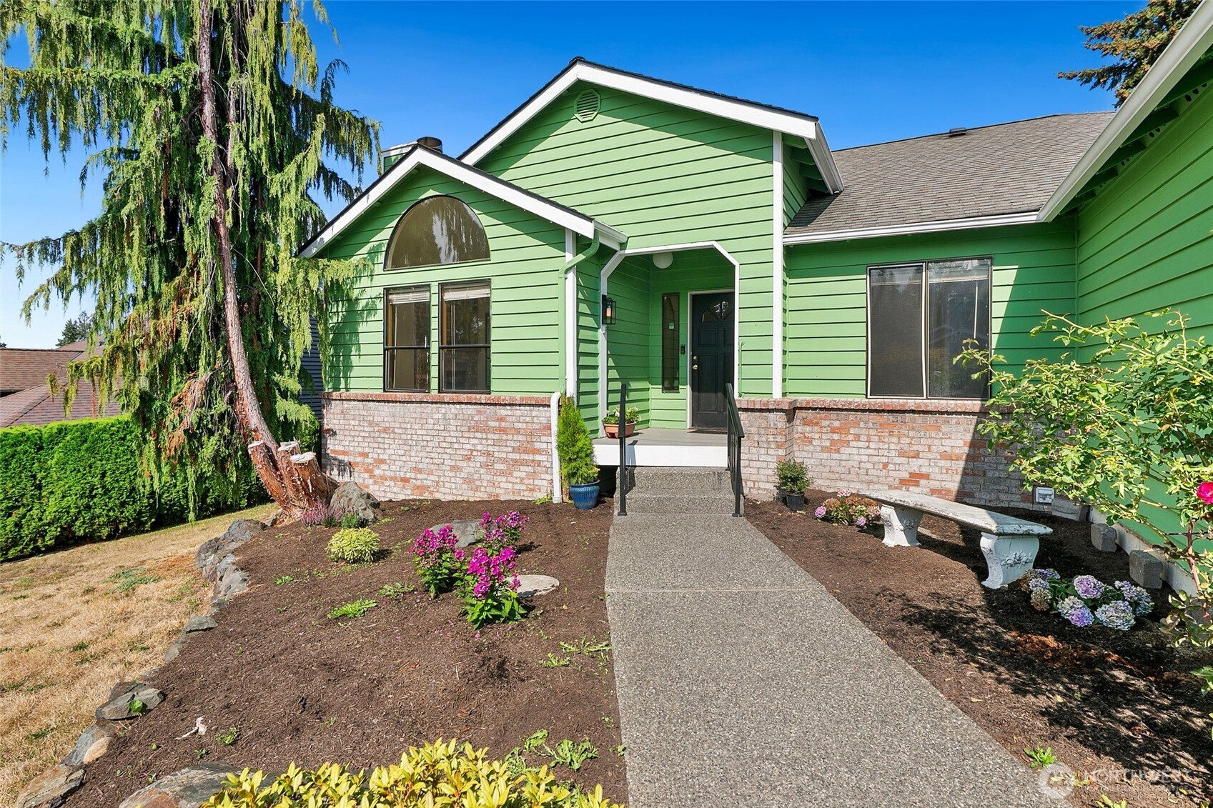 7217 67th Place Property Photo 3