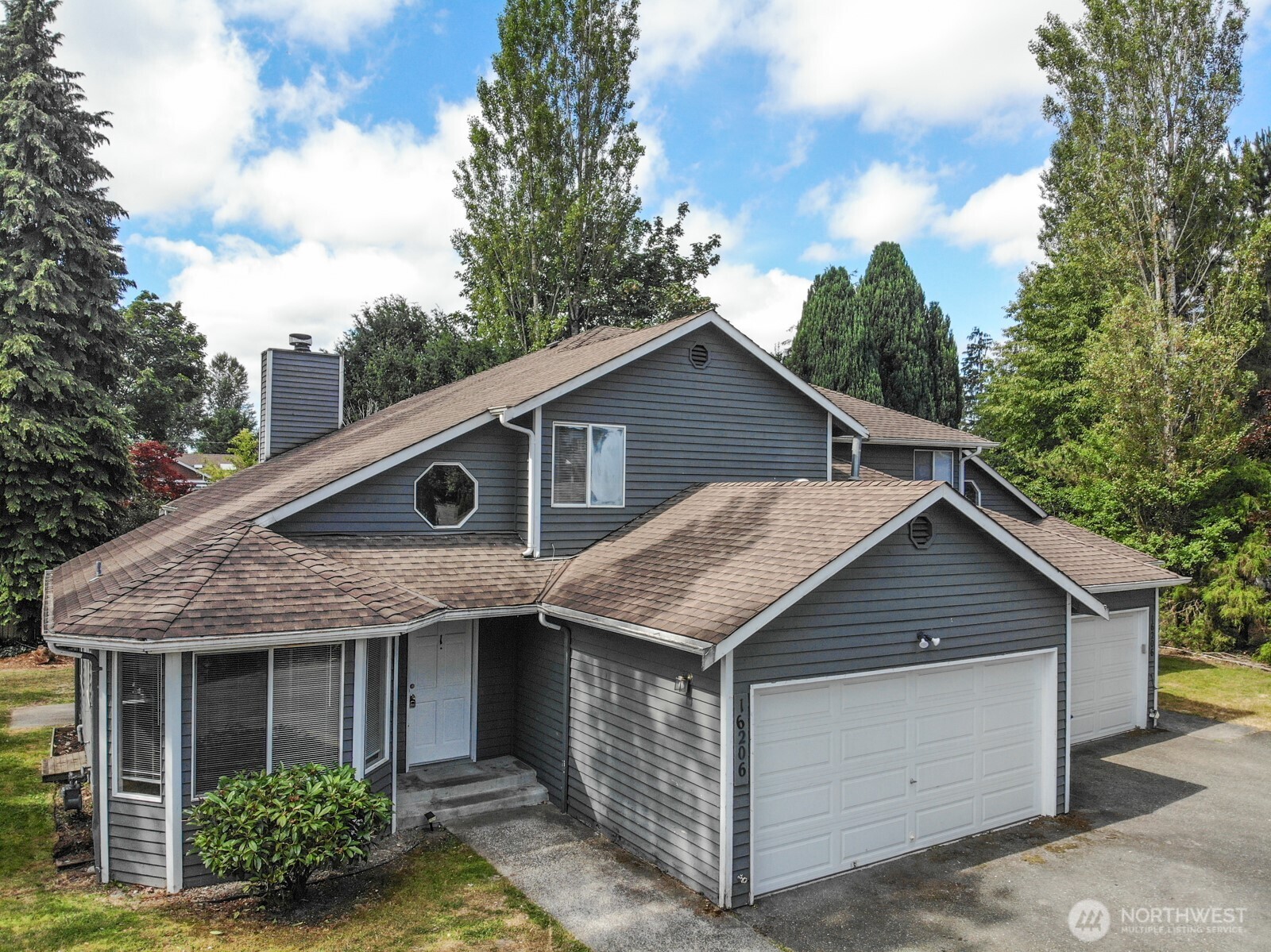 16206 2nd Place Property Photo 1