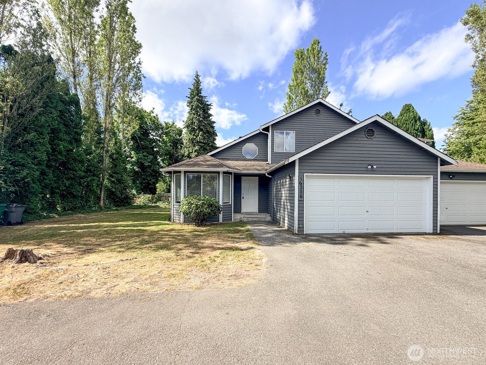 16206 2nd Place Property Photo 2