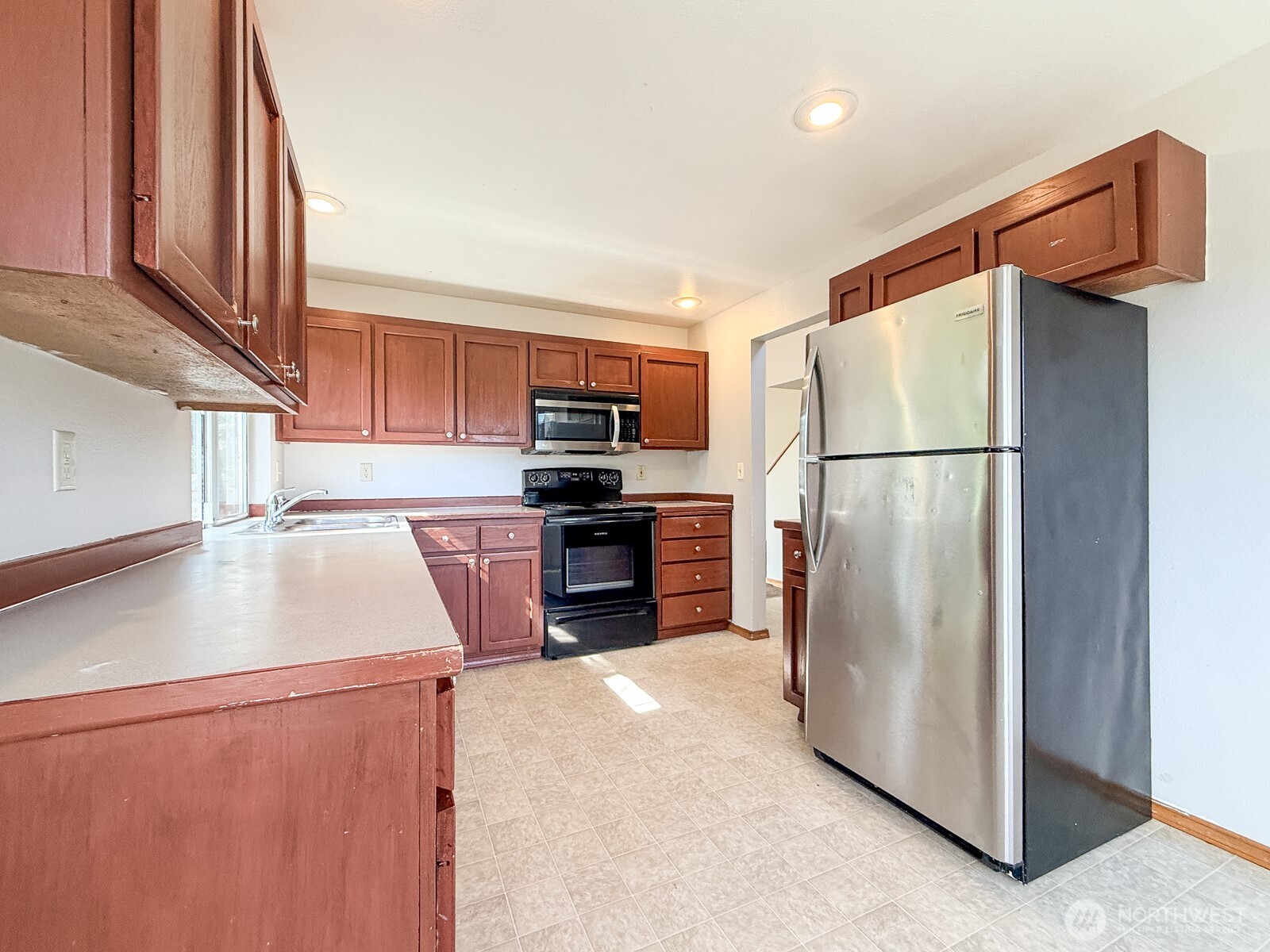 16206 2nd Place Property Photo 4