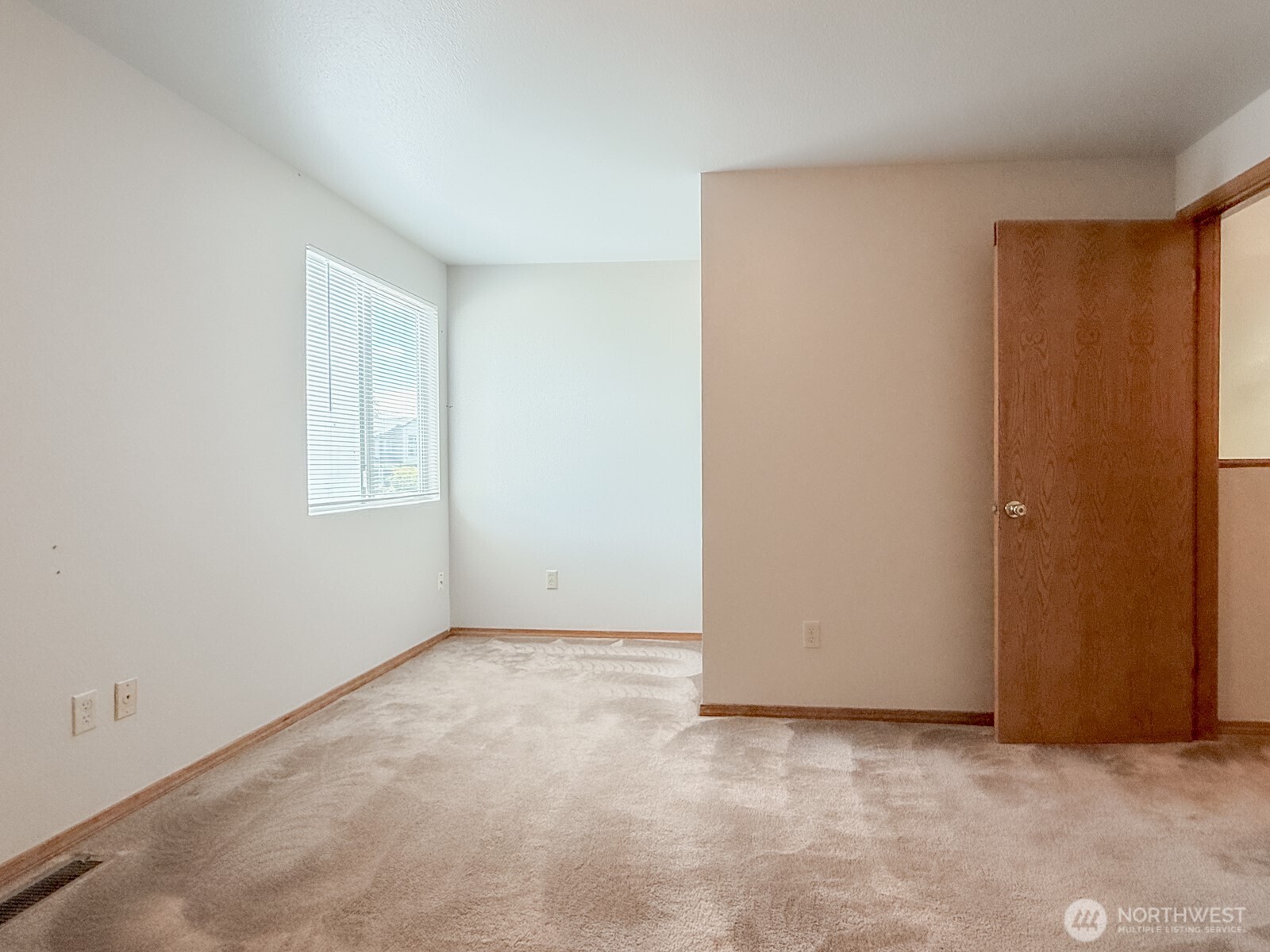 16206 2nd Place Property Photo 19