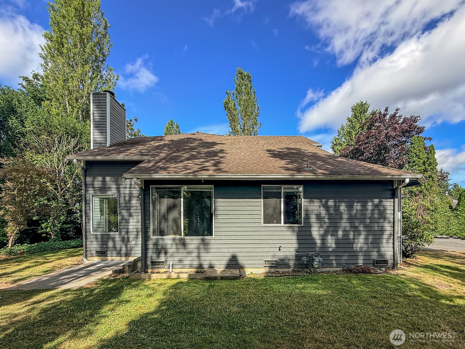 16206 2nd Place Property Photo 23