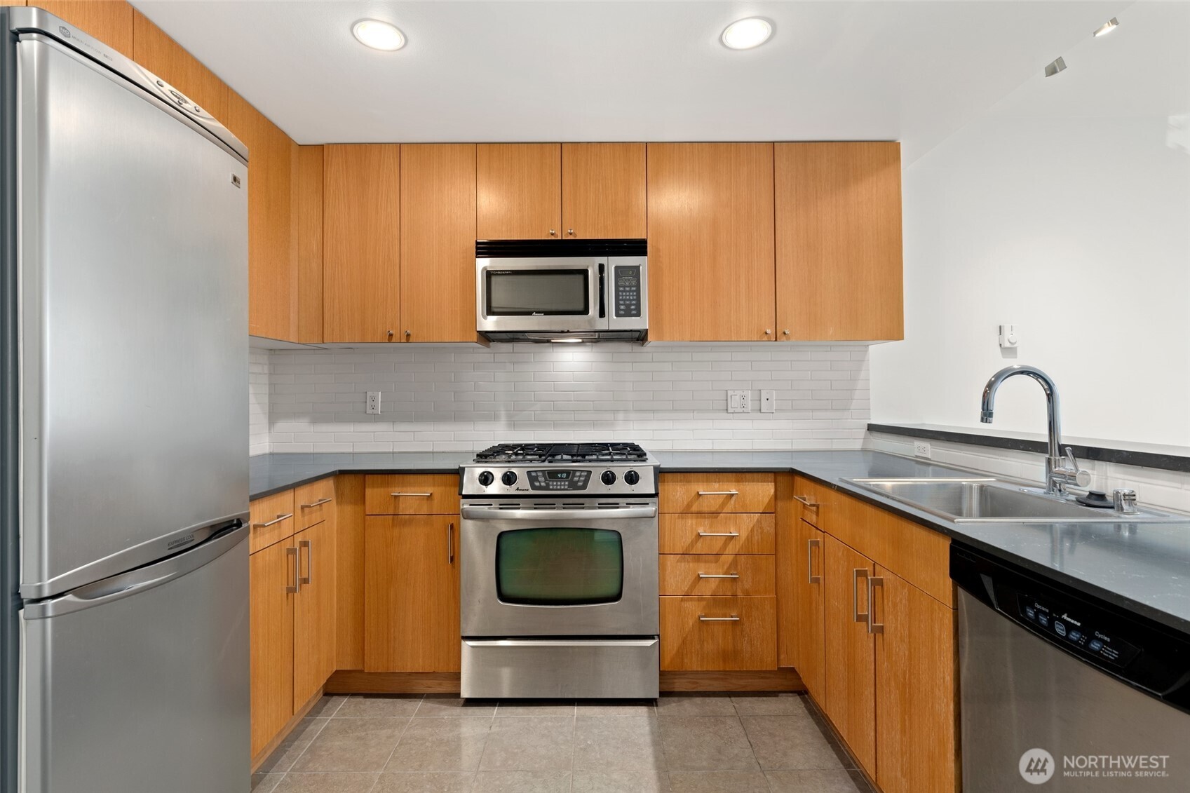 76 Cedar Street 313 Property Photo 10