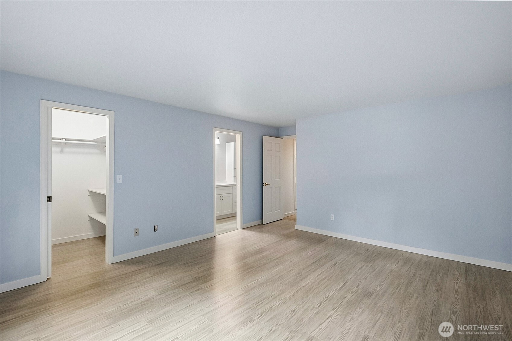 1805 Village Green Drive 16 Property Photo 17