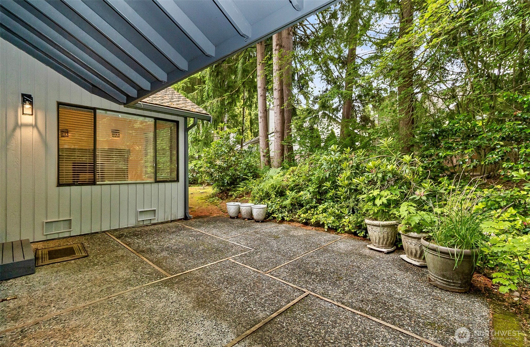 1805 Village Green Drive 16 Property Photo 37