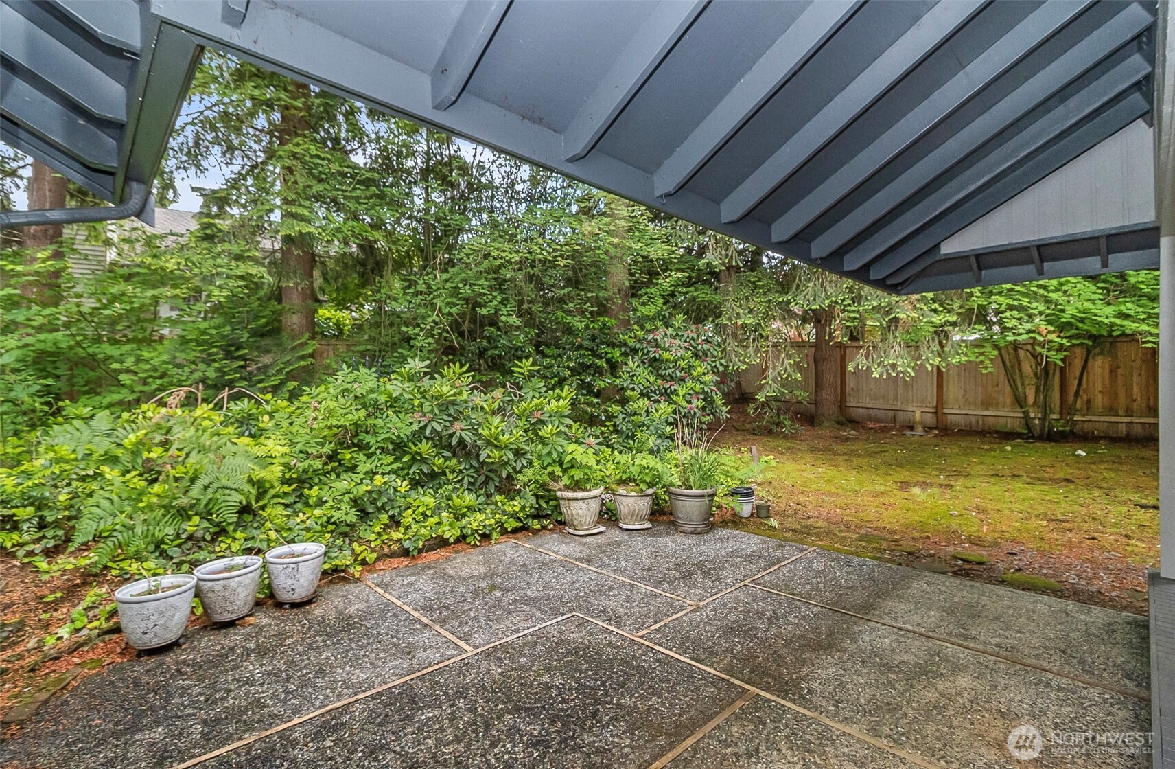 1805 Village Green Drive 16 Property Photo 39
