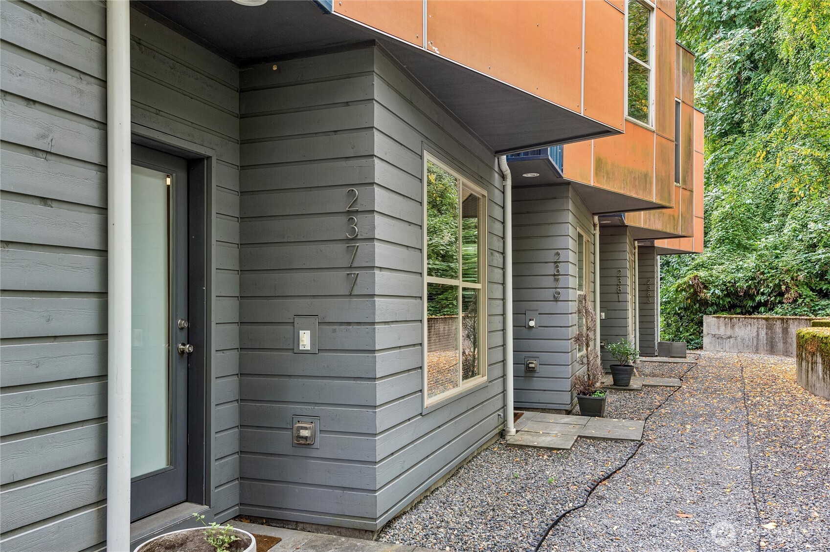 2377 Harbor Avenue Property Photo 4