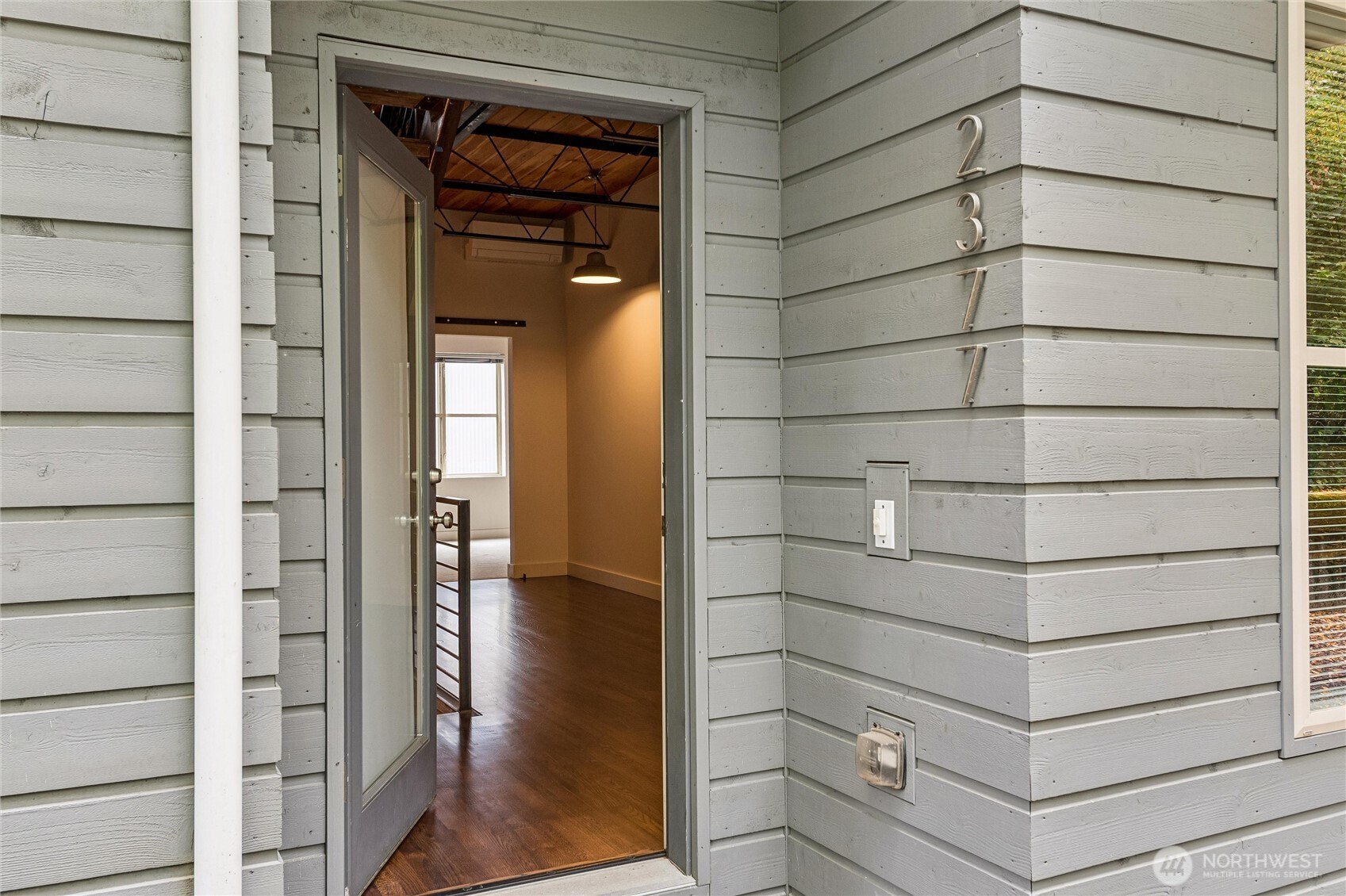 2377 Harbor Avenue Property Photo 5