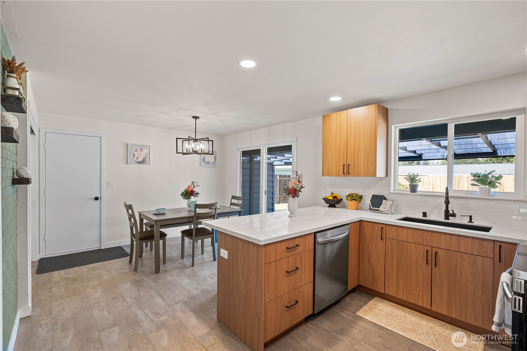 1609 121st Street Property Photo 7