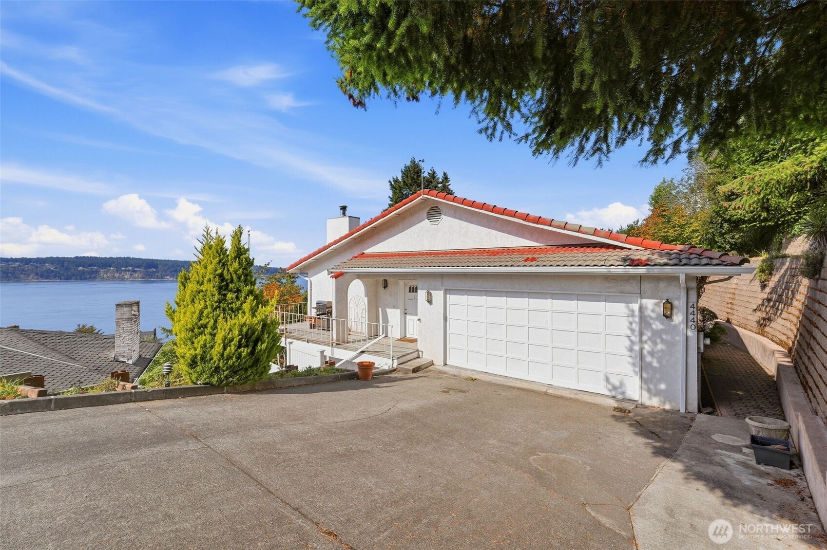 4440 Paradise Avenue Property Photo 2