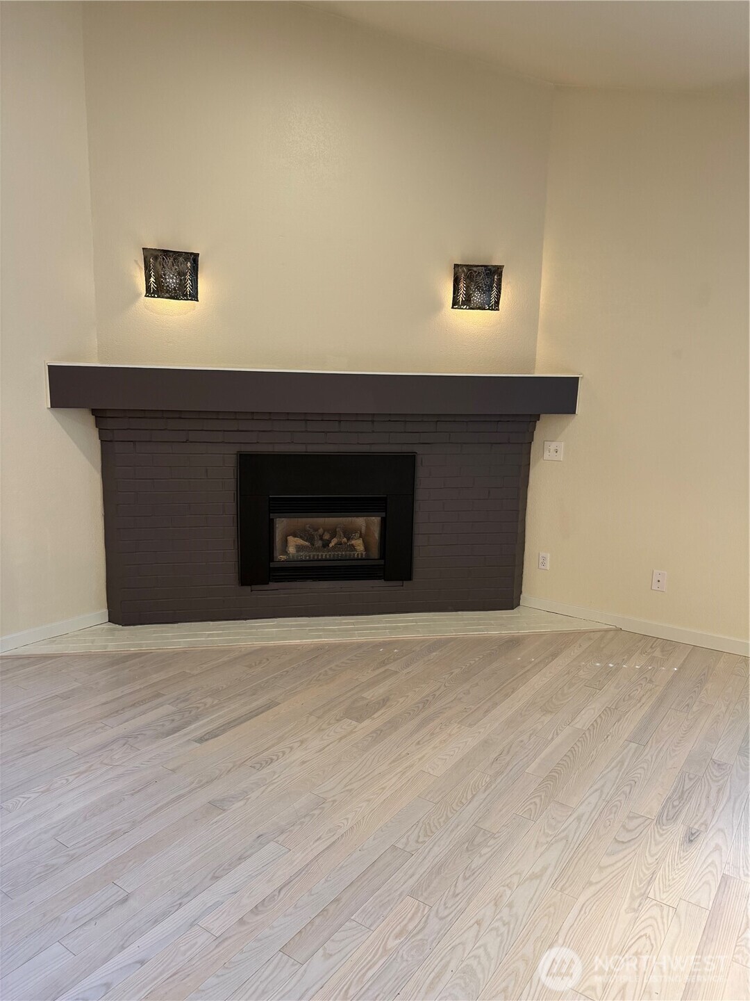 1805 Village Green Drive 16 Property Photo 13